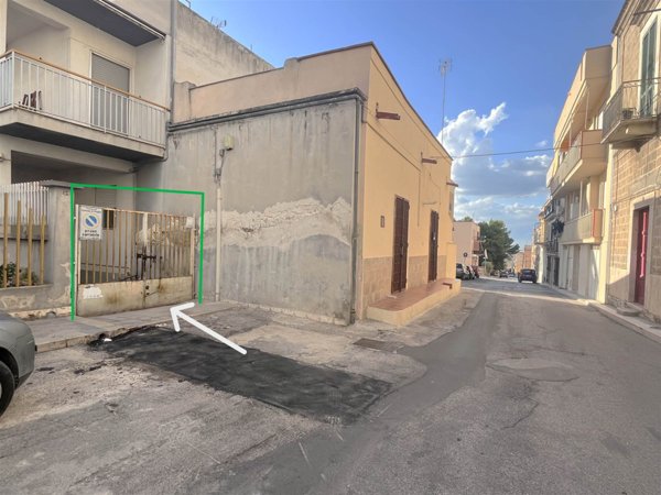 casa semindipendente in vendita a Canosa di Puglia