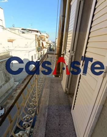 casa indipendente in vendita a Canosa di Puglia