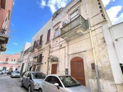 casa indipendente in vendita a Canosa di Puglia