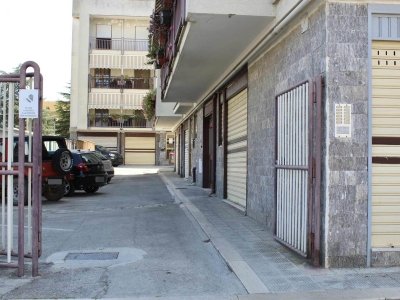 locale di sgombero in vendita a Canosa di Puglia