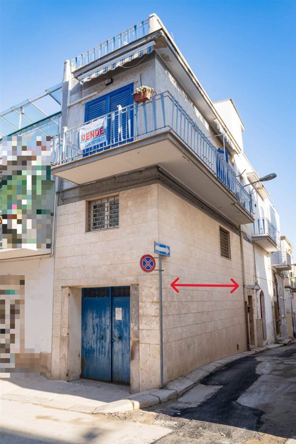 casa indipendente in vendita a Canosa di Puglia