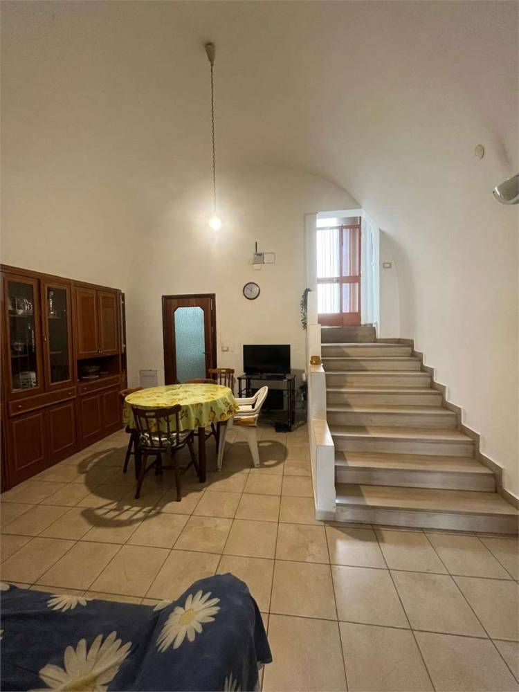 casa indipendente in vendita a Canosa di Puglia