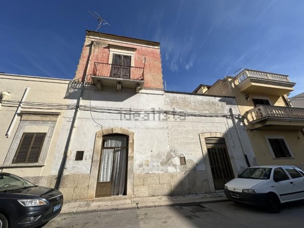 casa indipendente in vendita a Canosa di Puglia