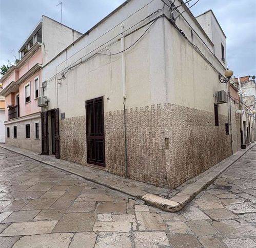 casa indipendente in vendita a Canosa di Puglia