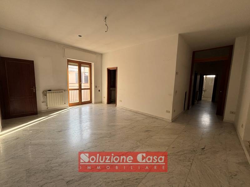 casa indipendente in vendita a Canosa di Puglia