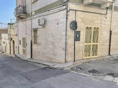 casa indipendente in vendita a Canosa di Puglia