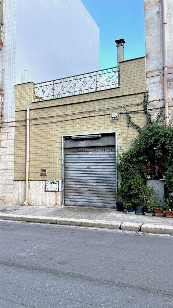 casa indipendente in vendita a Canosa di Puglia