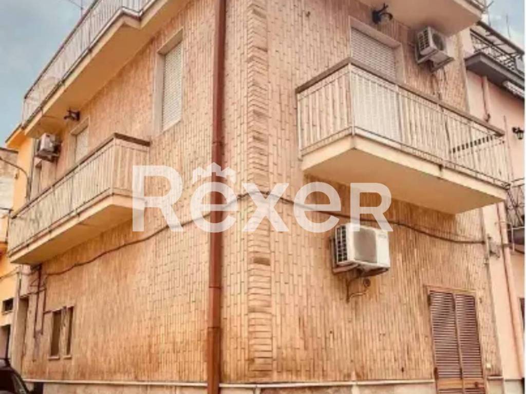 casa indipendente in vendita a Canosa di Puglia