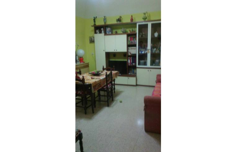 casa indipendente in vendita a Canosa di Puglia in zona Loconia