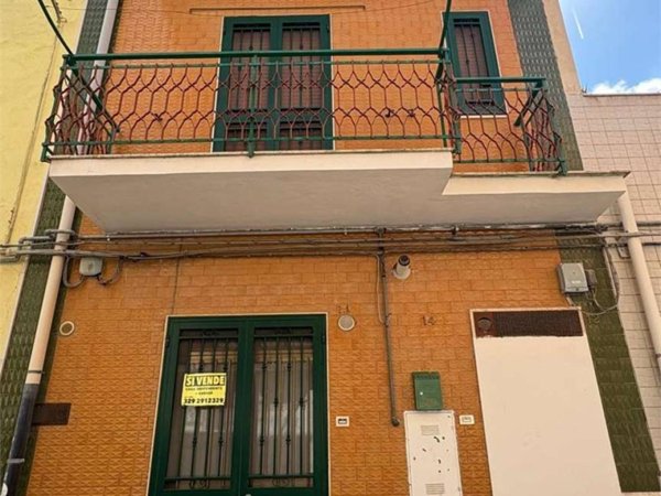 casa indipendente in vendita a Canosa di Puglia