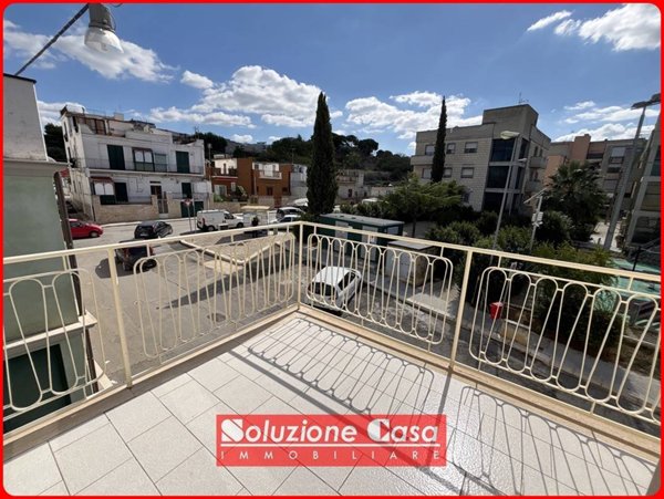 casa indipendente in vendita a Canosa di Puglia