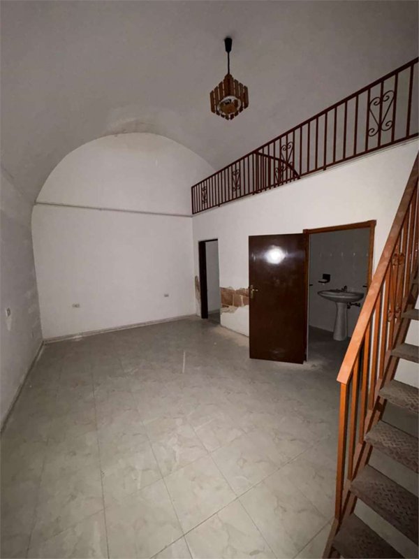 casa indipendente in vendita a Canosa di Puglia
