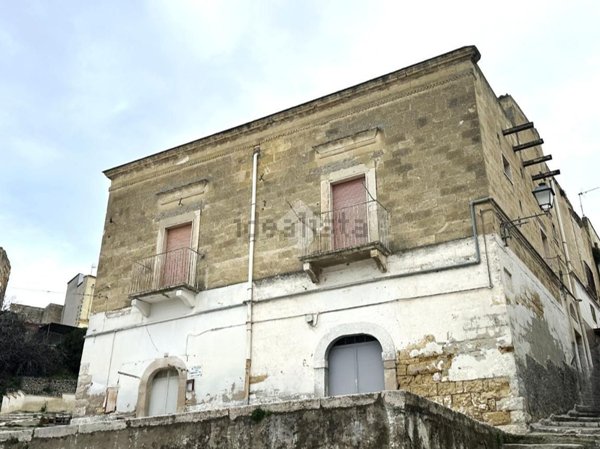 casa indipendente in vendita a Canosa di Puglia