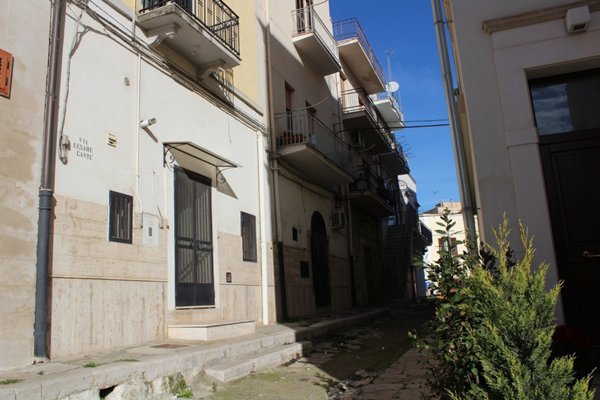 casa indipendente in vendita a Canosa di Puglia