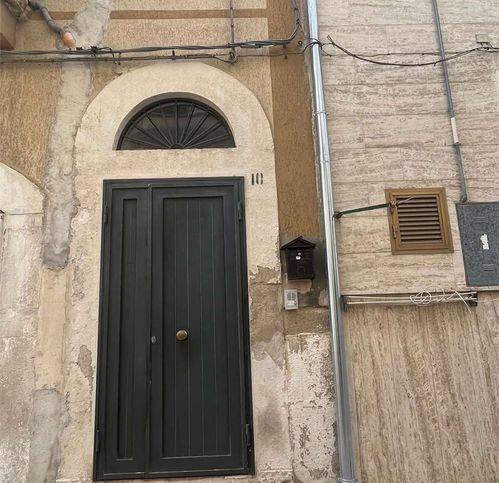 casa indipendente in vendita a Canosa di Puglia