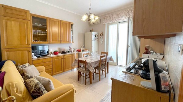 casa indipendente in vendita a Canosa di Puglia