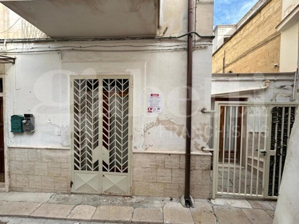 casa indipendente in vendita a Canosa di Puglia