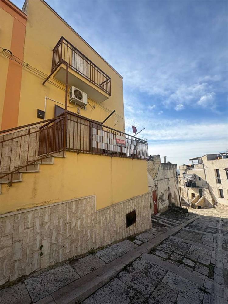 casa indipendente in vendita a Canosa di Puglia