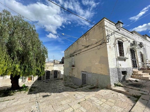 casa indipendente in vendita a Canosa di Puglia