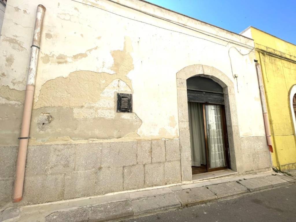 casa indipendente in vendita a Canosa di Puglia