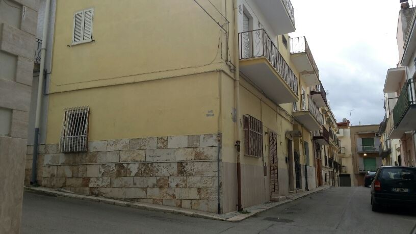 casa indipendente in vendita a Canosa di Puglia