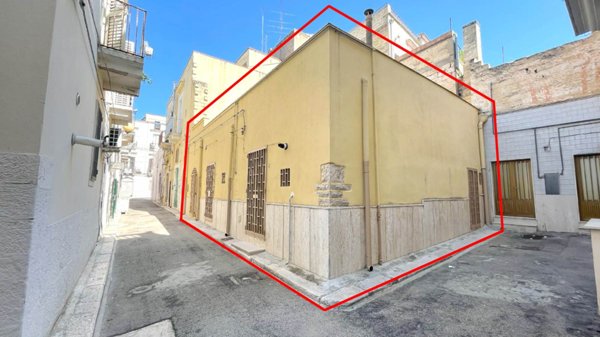casa indipendente in vendita a Canosa di Puglia