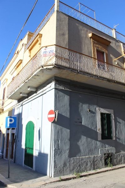 casa indipendente in vendita a Canosa di Puglia