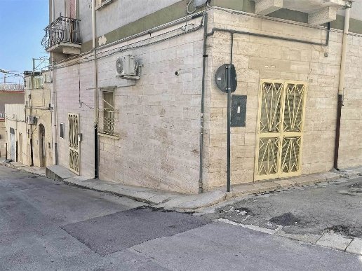 casa indipendente in vendita a Canosa di Puglia