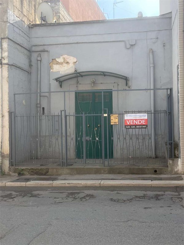 casa indipendente in vendita a Canosa di Puglia