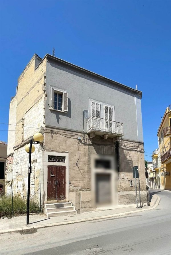 casa indipendente in vendita a Canosa di Puglia