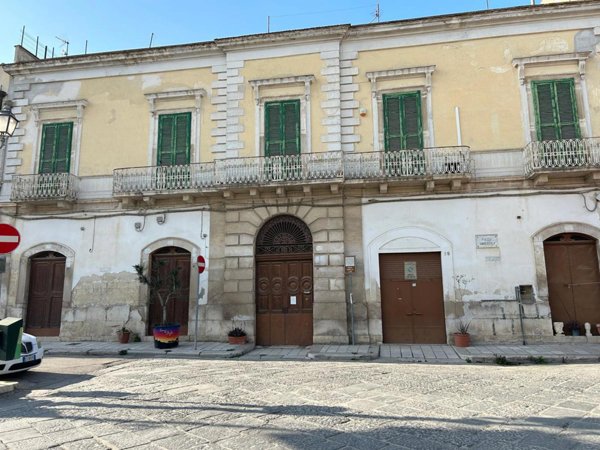casa indipendente in vendita a Canosa di Puglia
