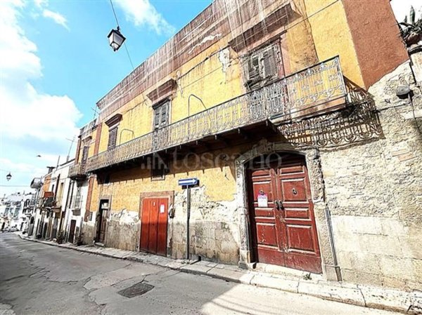 casa indipendente in vendita a Canosa di Puglia