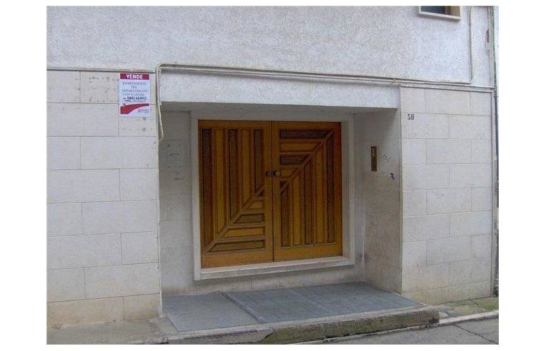 casa indipendente in vendita a Canosa di Puglia