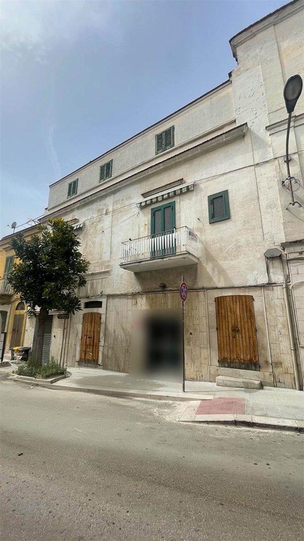 casa indipendente in vendita a Canosa di Puglia