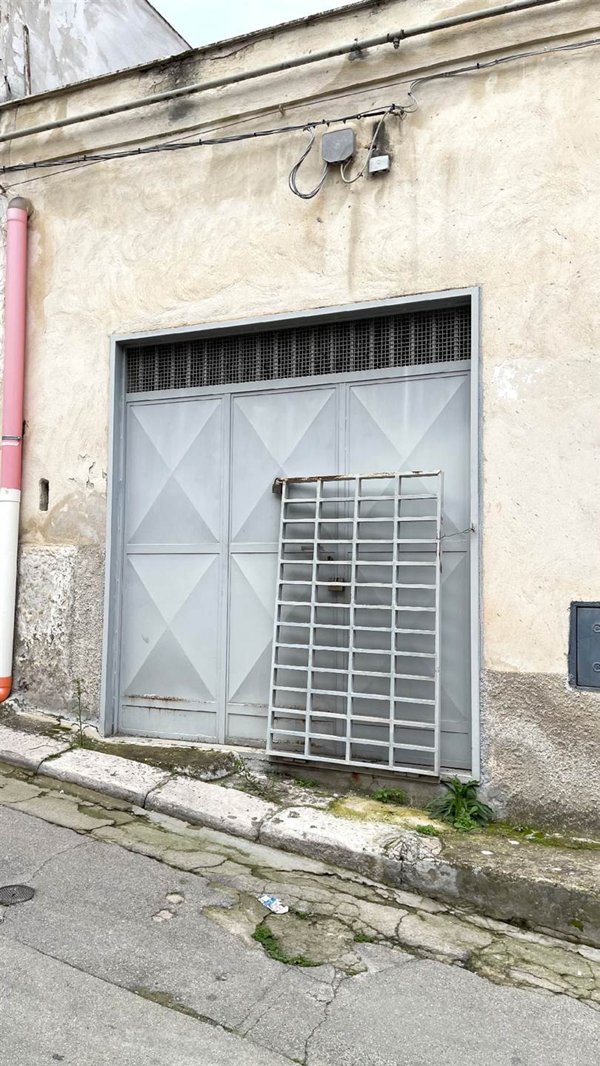 casa indipendente in vendita a Canosa di Puglia