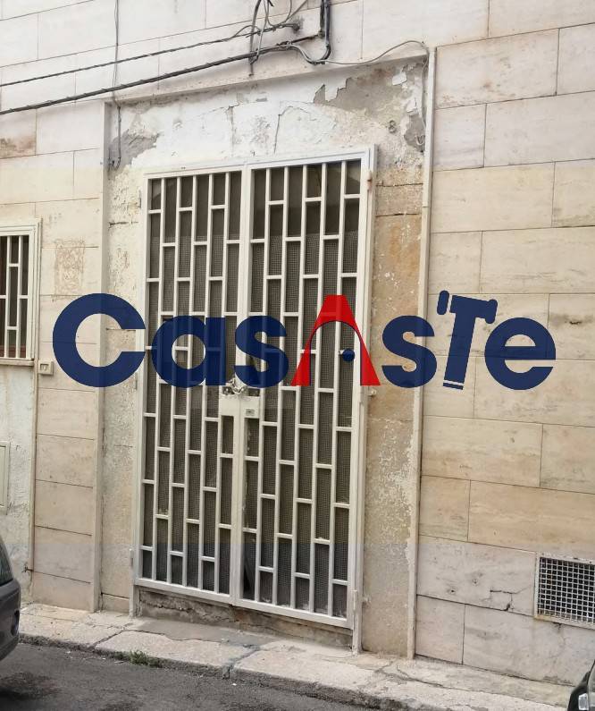 casa indipendente in vendita a Canosa di Puglia
