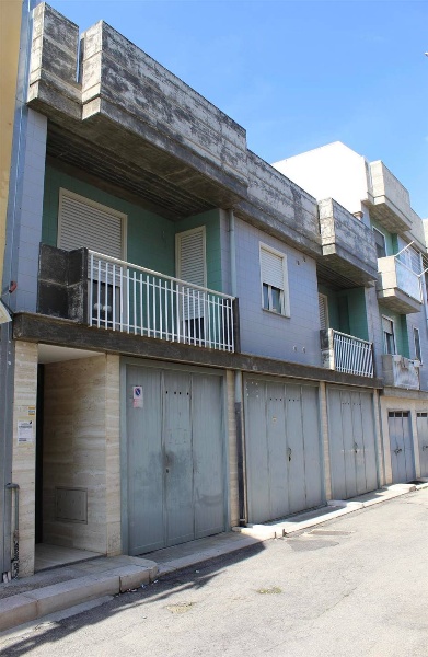 casa indipendente in vendita a Canosa di Puglia