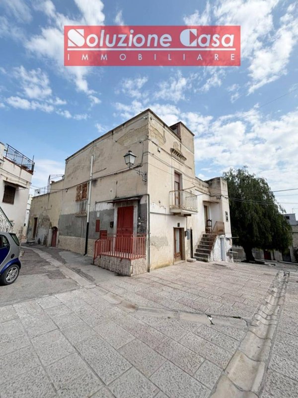 casa indipendente in vendita a Canosa di Puglia