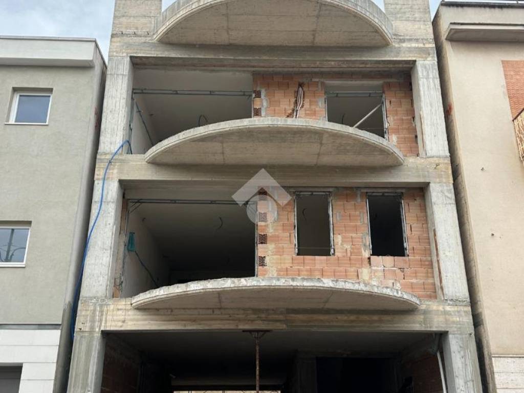 intera palazzina in vendita a Canosa di Puglia