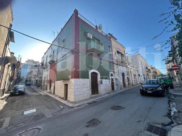 casa indipendente in vendita a Canosa di Puglia