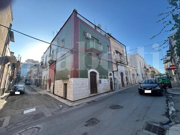 casa indipendente in vendita a Canosa di Puglia
