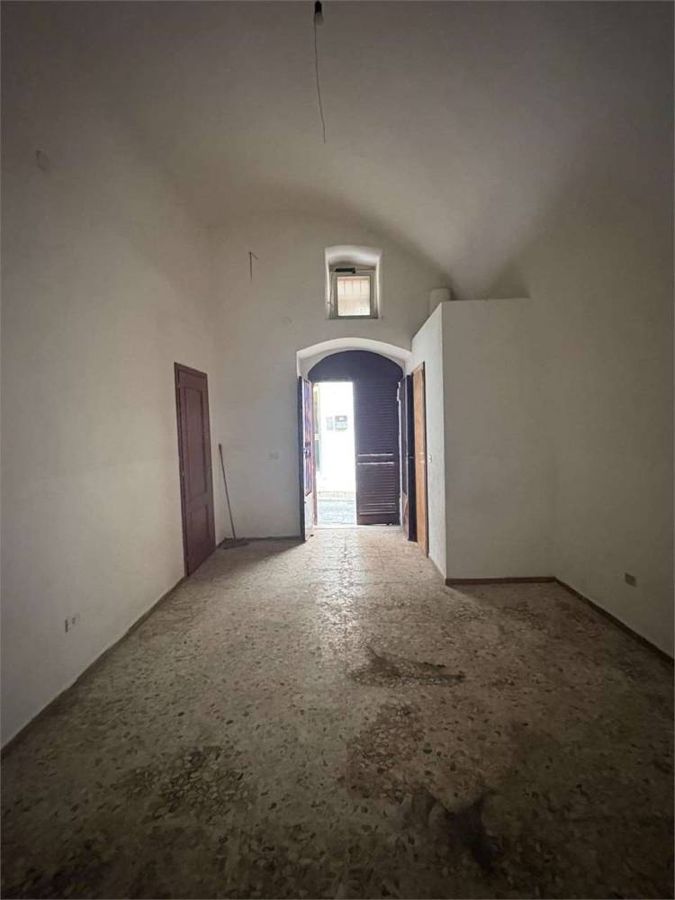 casa indipendente in vendita a Canosa di Puglia