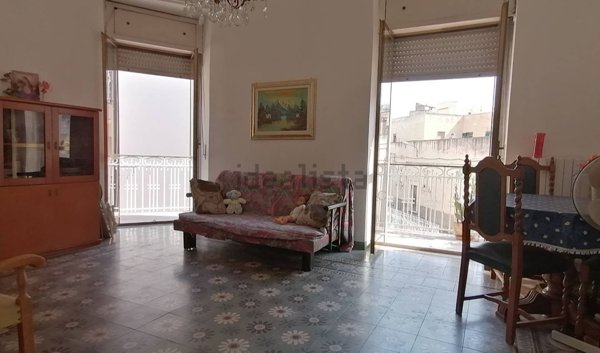 casa indipendente in vendita a Canosa di Puglia