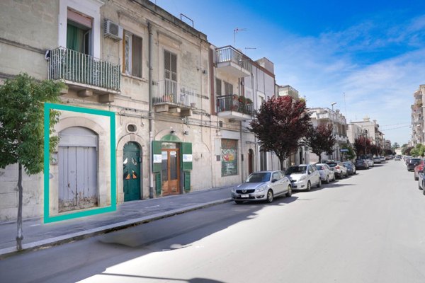 casa indipendente in vendita a Canosa di Puglia