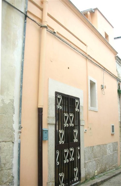 casa indipendente in vendita a Canosa di Puglia