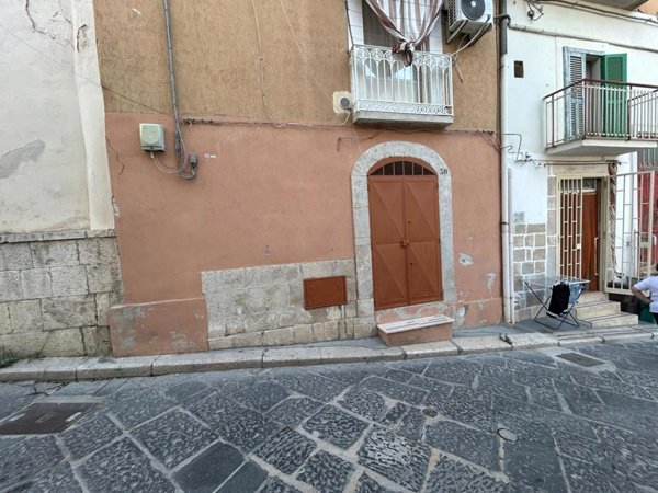 casa indipendente in vendita a Canosa di Puglia