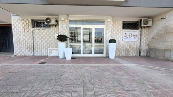 negozio in vendita a Margherita di Savoia