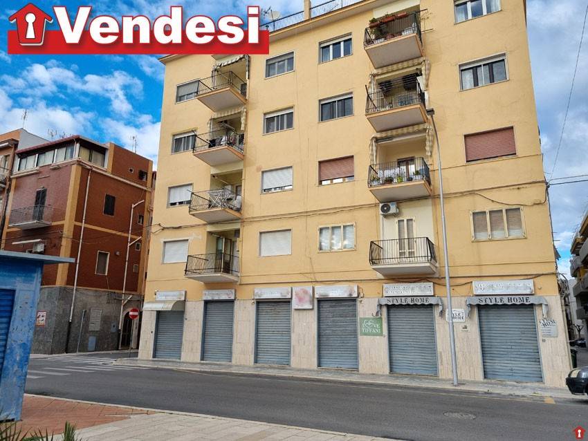 negozio in vendita a Margherita di Savoia