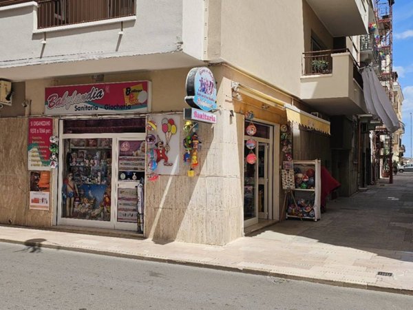 negozio in vendita a Margherita di Savoia