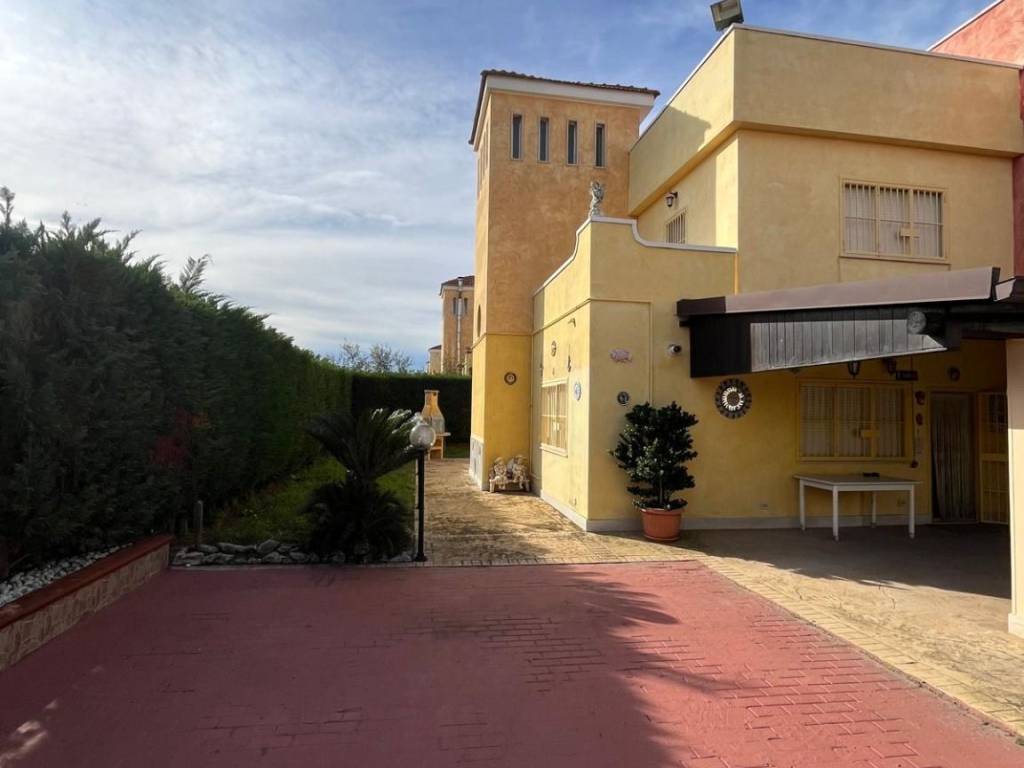 casa indipendente in vendita a Margherita di Savoia